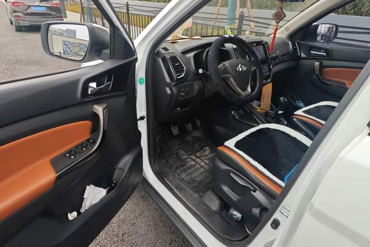Used CHANGAN OSHAN CX70 2016 1.6L Manual Luxury Model Driver Seat