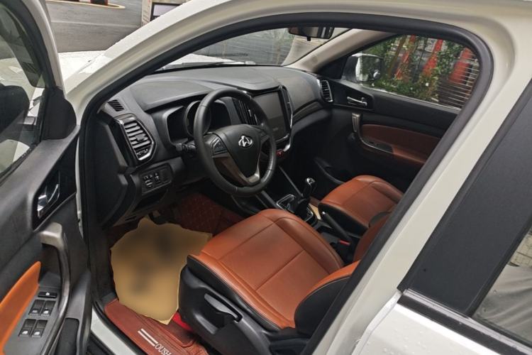 Used CHANGAN OSHAN CX70 2016 1.6L Manual Luxury Model Driver Seat