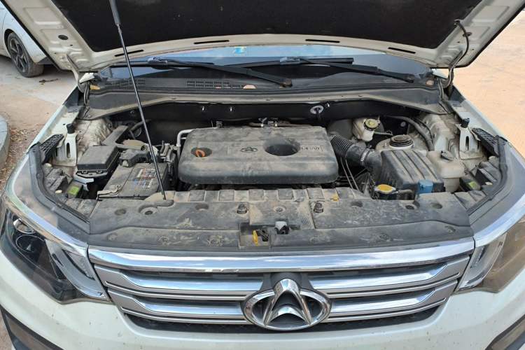 Used CHANGAN OSHAN CX70 2016 1.6L Manual Luxury Model Engine Bay