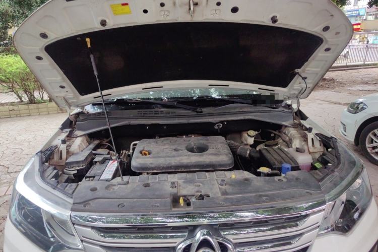 Used CHANGAN OSHAN CX70 2016 1.6L Manual Luxury Model Engine Bay