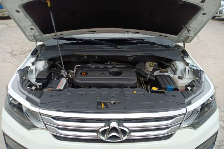 Used CHANGAN OSHAN CX70 2016 1.6L Manual Luxury Model Engine Bay