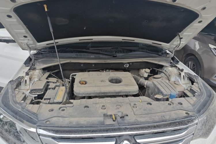 Used CHANGAN OSHAN CX70 2016 1.6L Manual Luxury Model Engine Bay