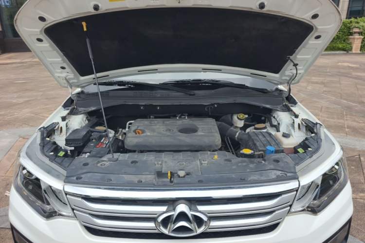 Used CHANGAN OSHAN CX70 2016 1.6L Manual Luxury Model Engine Bay
