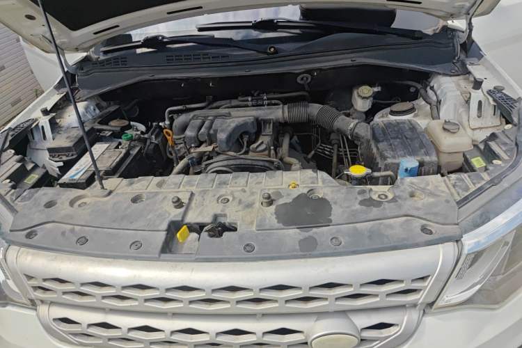 Used CHANGAN OSHAN CX70 2016 1.6L Manual Luxury Model Engine Bay