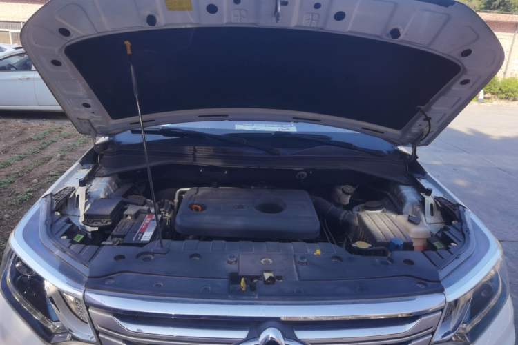 Used CHANGAN OSHAN CX70 2016 1.6L Manual Luxury Model Engine Bay