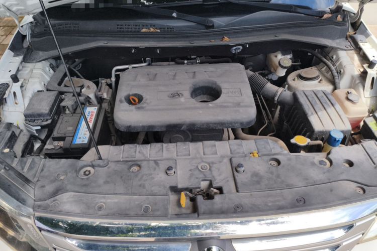 Used CHANGAN OSHAN CX70 2016 1.6L Manual Luxury Model Engine Bay
