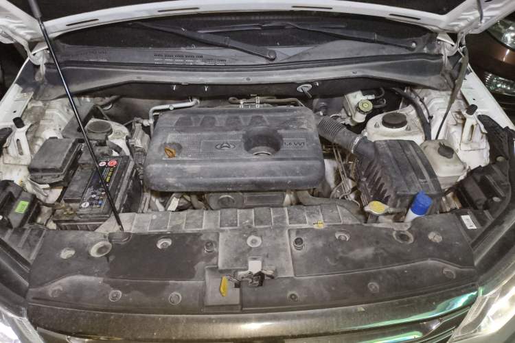 Used CHANGAN OSHAN CX70 2016 1.6L Manual Luxury Model Engine Bay