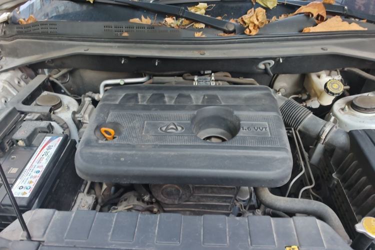 Used CHANGAN OSHAN CX70 2016 1.6L Manual Luxury Model Engine Bay