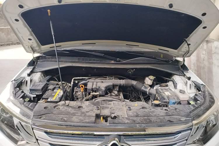 Used CHANGAN OSHAN CX70 2016 1.6L Manual Luxury Model Engine Bay