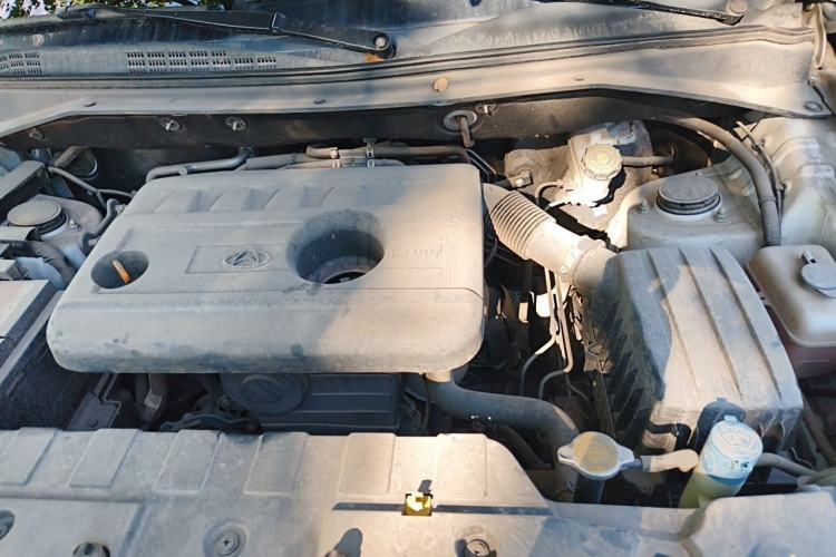 Used CHANGAN OSHAN CX70 2016 1.6L Manual Luxury Model Engine Bay