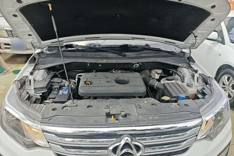 Used CHANGAN OSHAN CX70 2016 1.6L Manual Luxury Model Engine Bay