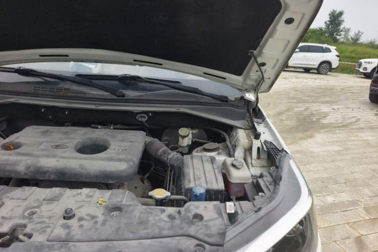 Used CHANGAN OSHAN CX70 2016 1.6L Manual Luxury Model Engine Bay Left