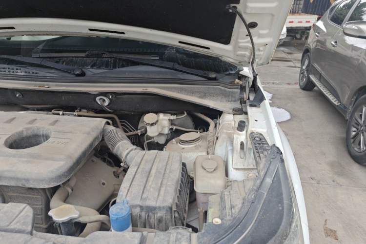 Used CHANGAN OSHAN CX70 2016 1.6L Manual Luxury Model Engine Bay Left