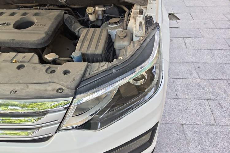 Used CHANGAN OSHAN CX70 2016 1.6L Manual Luxury Model Engine Bay Left