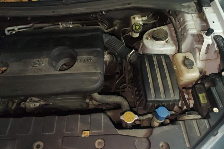 Used CHANGAN OSHAN CX70 2016 1.6L Manual Luxury Model Engine Bay Left