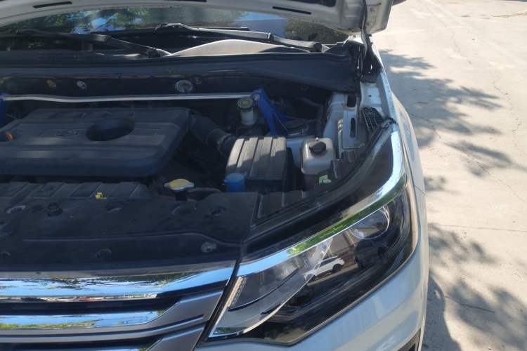 Used CHANGAN OSHAN CX70 2016 1.6L Manual Luxury Model Engine Bay Left