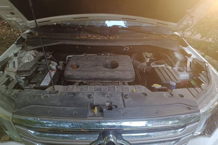 Used CHANGAN OSHAN CX70 2016 1.6L Manual Luxury Model Engine Bay