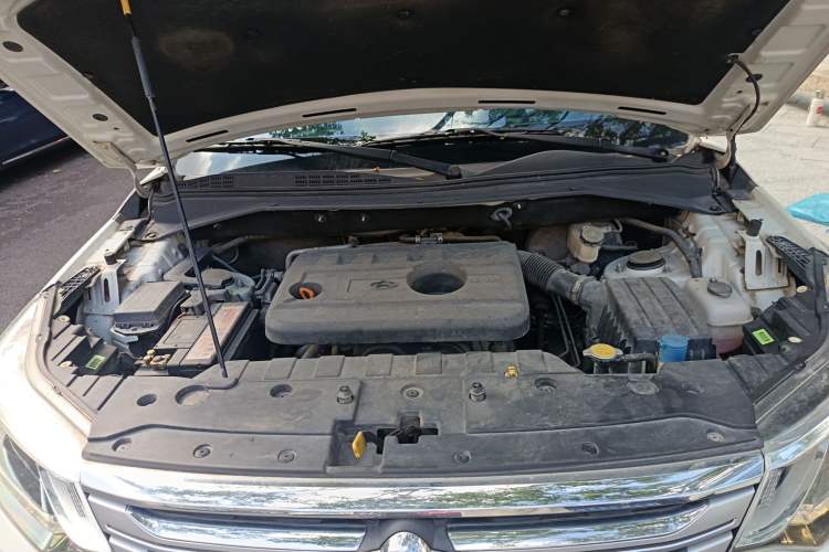 Used CHANGAN OSHAN CX70 2016 1.6L Manual Luxury Model Engine Bay