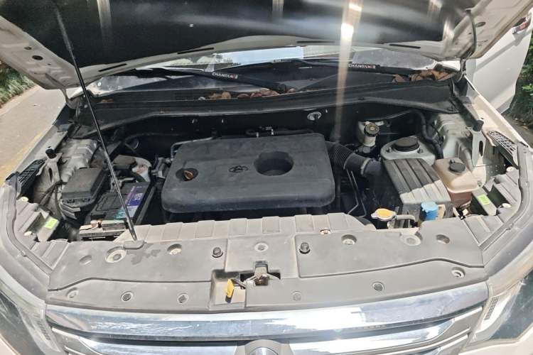 Used CHANGAN OSHAN CX70 2016 1.6L Manual Luxury Model Engine Bay