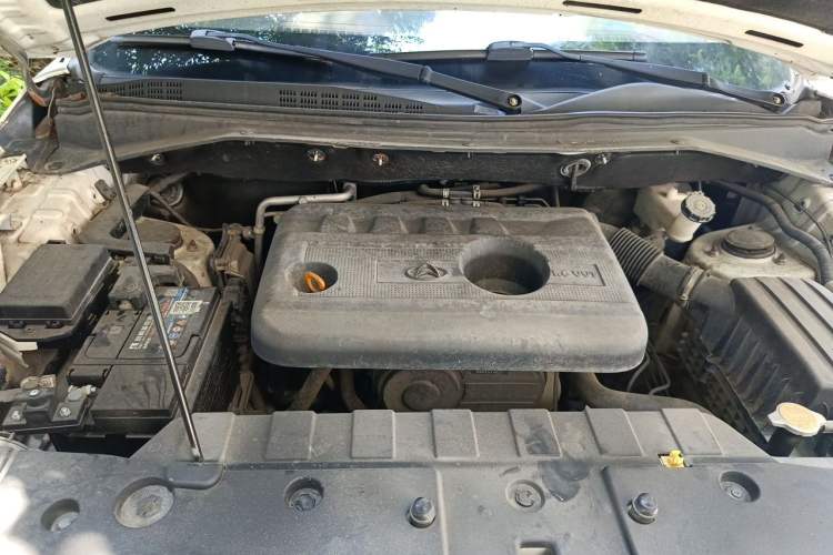 Used CHANGAN OSHAN CX70 2016 1.6L Manual Luxury Model Engine Bay