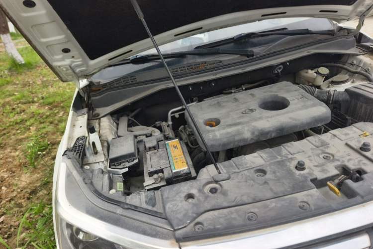 Used CHANGAN OSHAN CX70 2016 1.6L Manual Luxury Model Engine Bay Right