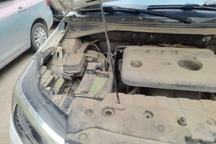 Used CHANGAN OSHAN CX70 2016 1.6L Manual Luxury Model Engine Bay Right
