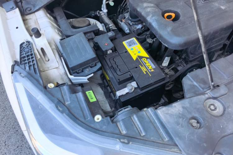 Used CHANGAN OSHAN CX70 2016 1.6L Manual Elite Model Engine Bay Right