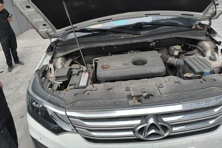 Used CHANGAN OSHAN CX70 2016 1.6L Manual Luxury Model Engine Bay Right