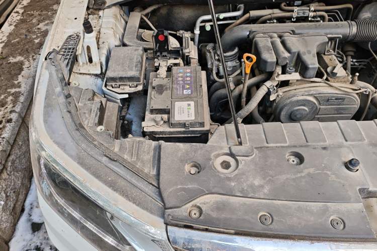 Used CHANGAN OSHAN CX70 2016 1.6L Manual Luxury Model Engine Bay Right