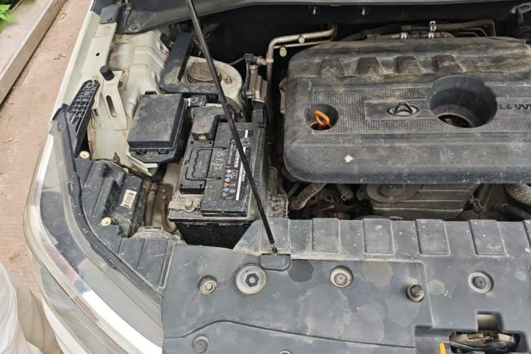 Used CHANGAN OSHAN CX70 2016 1.6L Manual Comfort Model Engine Bay Right