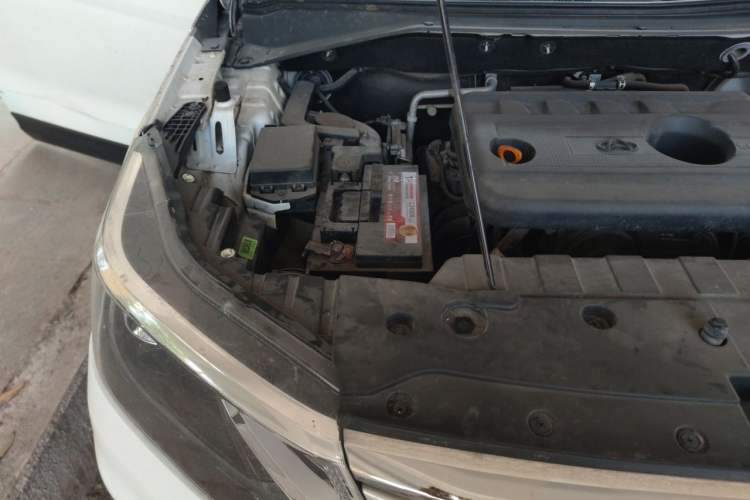 Used CHANGAN OSHAN CX70 2016 1.6L Manual Luxury Model Engine Bay Right
