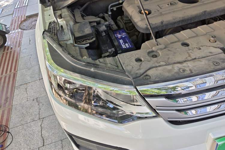 Used CHANGAN OSHAN CX70 2016 1.6L Manual Luxury Model Engine Bay Right