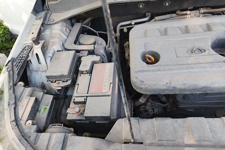 Used CHANGAN OSHAN CX70 2016 1.6L Manual Luxury Model Engine Bay Right