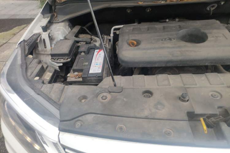 Used CHANGAN OSHAN CX70 2016 1.6L Manual Luxury Model Engine Bay Right