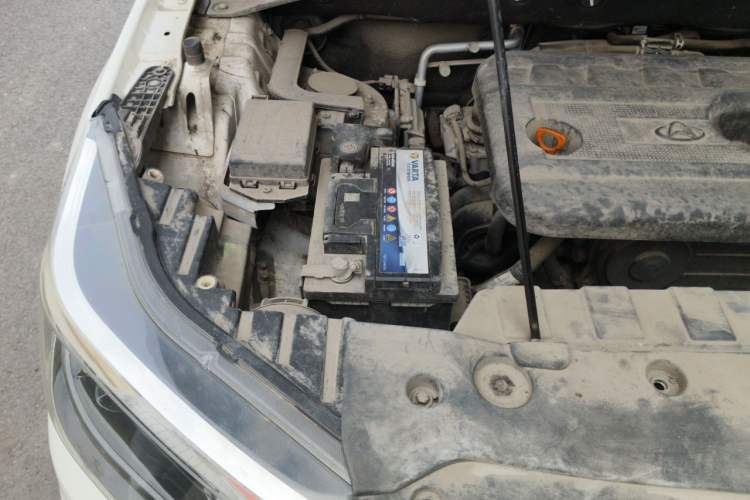 Used CHANGAN OSHAN CX70 2016 1.6L Manual Smart Connect Version Engine Bay Right