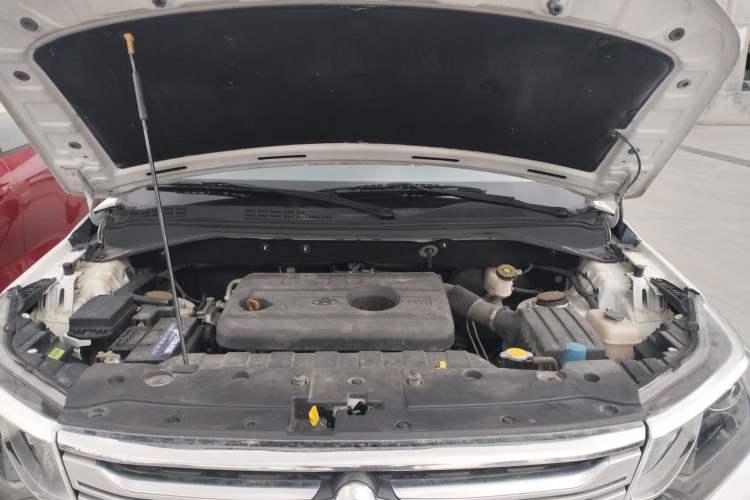 Used CHANGAN OSHAN CX70 2016 1.6L Manual Luxury Model Engine Bay