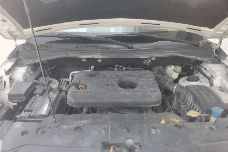Used CHANGAN OSHAN CX70 2016 1.6L Manual Luxury Model Engine Bay