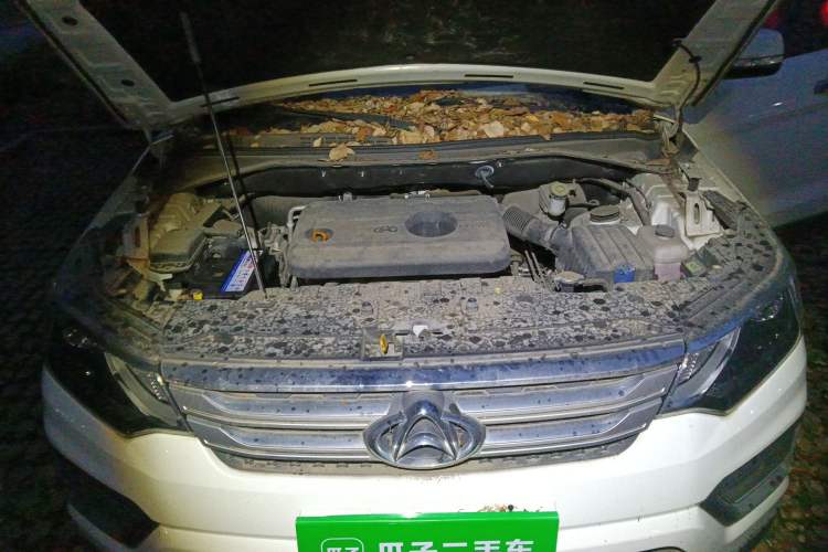 Used CHANGAN OSHAN CX70 2016 1.6L Manual Luxury Model Engine Bay