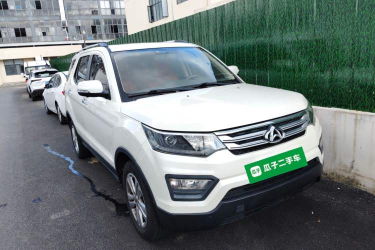 Used CHANGAN OSHAN CX70 2016 1.6L Manual Luxury Model Exterior 2
