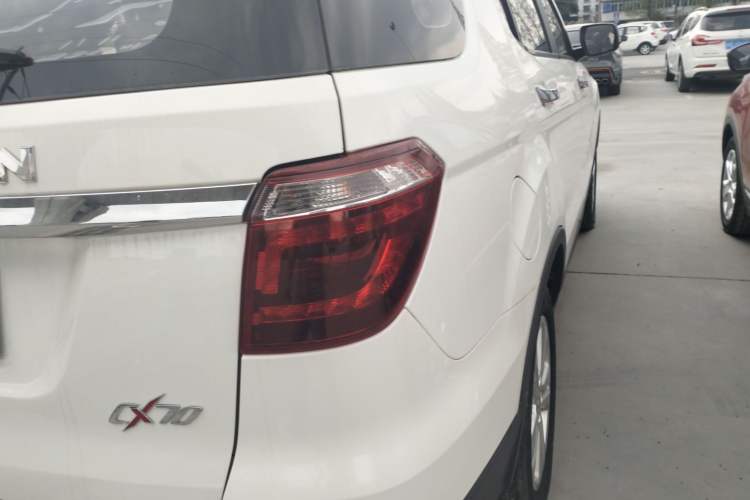 Used CHANGAN OSHAN CX70 2016 1.6L Manual Luxury Model Exterior 3