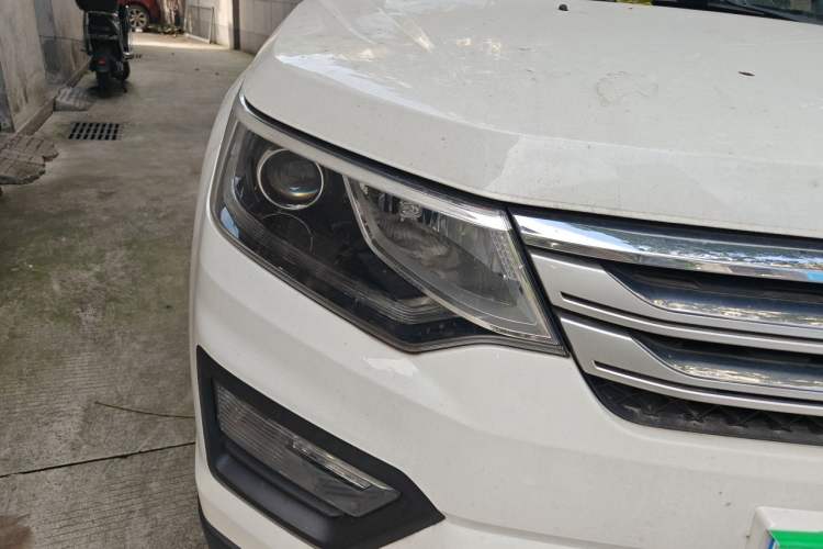 Used CHANGAN OSHAN CX70 2016 1.6L Manual Smart Connect Version Exterior 6