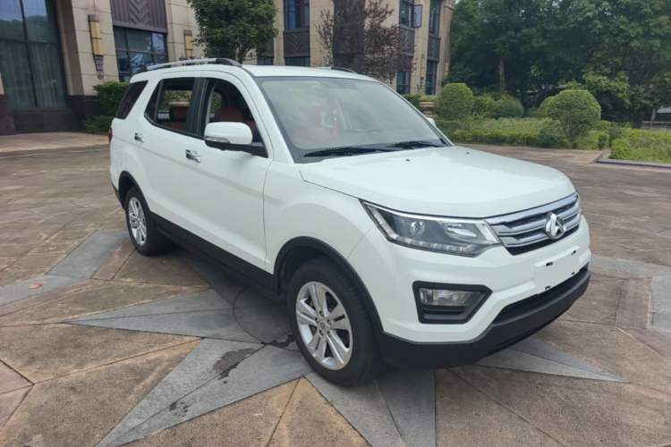 Used CHANGAN OSHAN CX70 2016 1.6L Manual Luxury Model Front Right 45 Deg