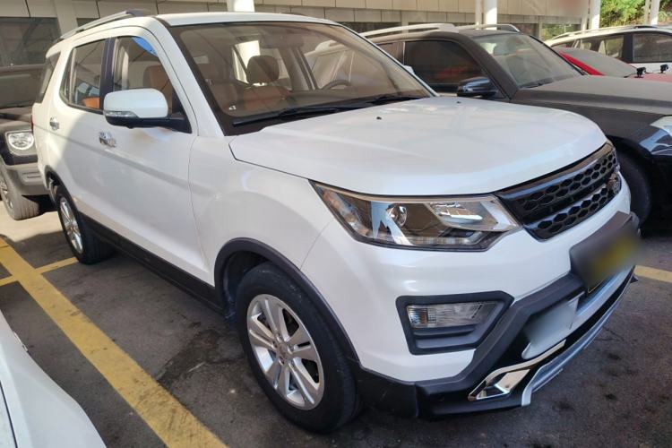 Used CHANGAN OSHAN CX70 2016 1.6L Manual Luxury Model Front Right 45 Deg