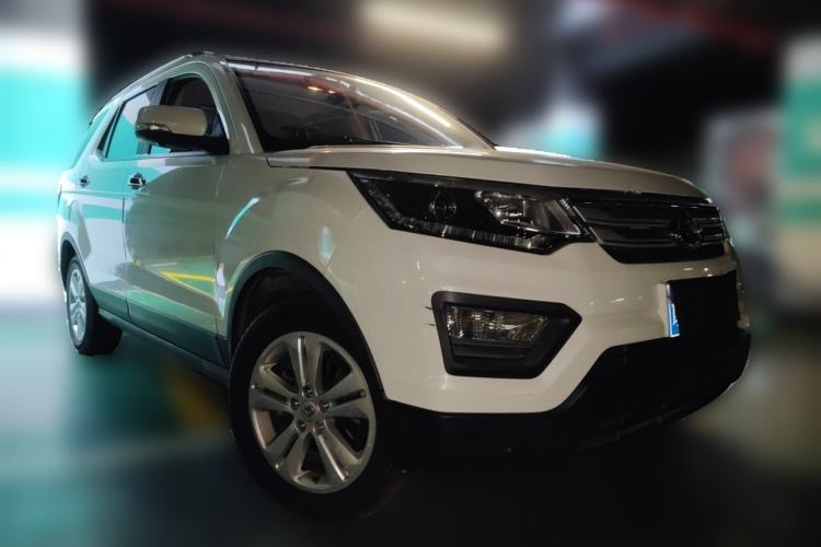 Used CHANGAN OSHAN CX70 2016 1.6L Manual Luxury Model Front Right 45 Deg