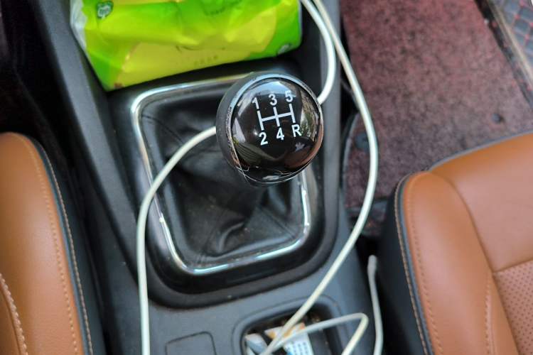 Used CHANGAN OSHAN CX70 2016 1.6L Manual Luxury Model Gear Lever