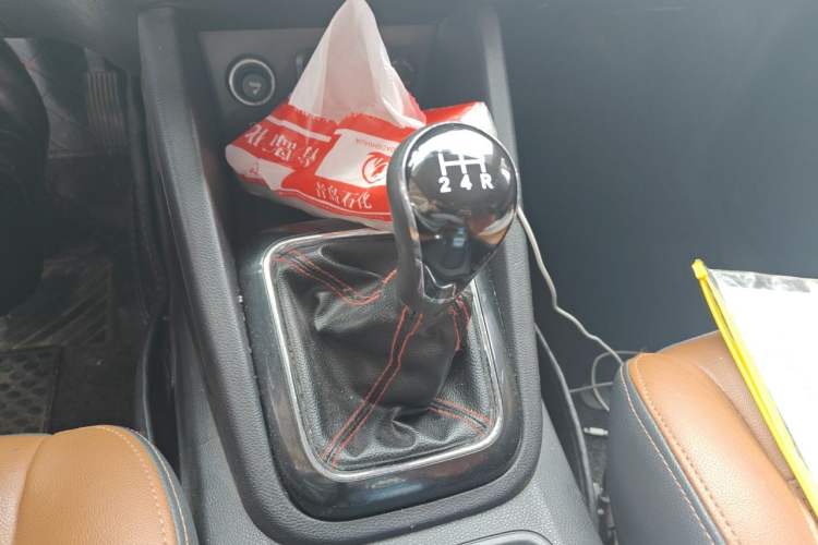 Used CHANGAN OSHAN CX70 2016 1.6L Manual Luxury Model Gear Lever