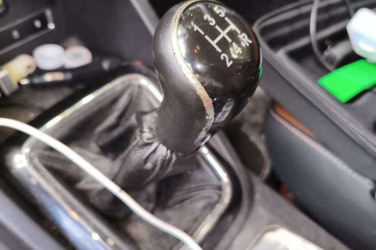 Used CHANGAN OSHAN CX70 2016 1.6L Manual Luxury Model Gear Lever