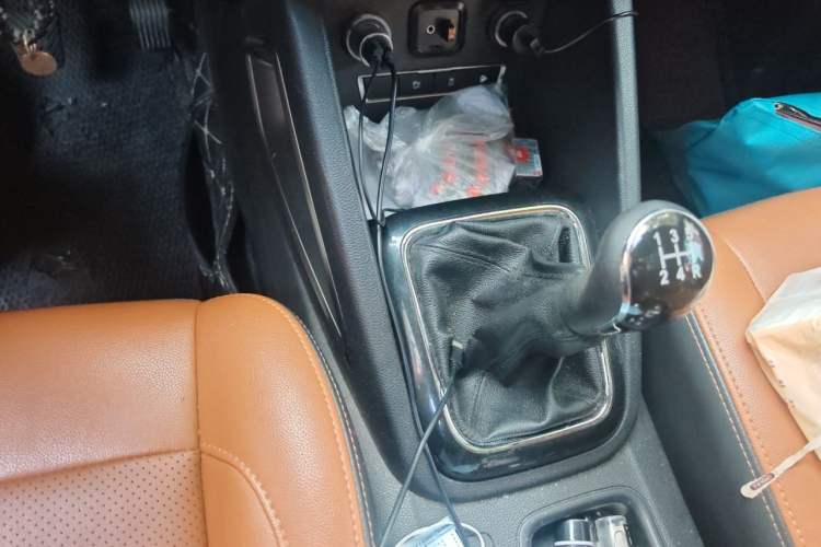 Used CHANGAN OSHAN CX70 2016 1.6L Manual Luxury Model Gear Lever