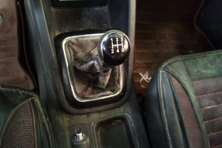 Used CHANGAN OSHAN CX70 2016 1.6L Manual Smart Connect Version Gear Lever