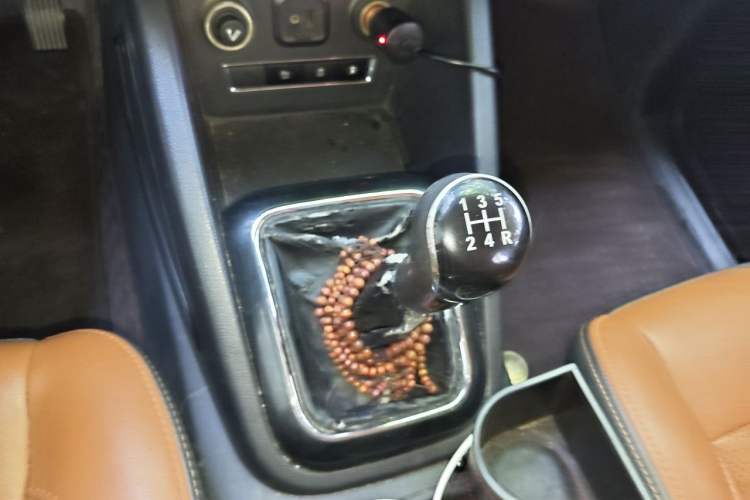 Used CHANGAN OSHAN CX70 2016 1.6L Manual Luxury Model Gear Lever